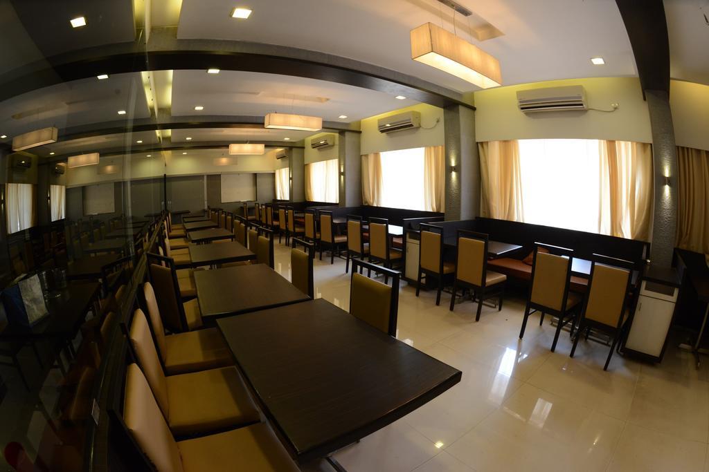 Hotel Ayush International Мангалор Экстерьер фото